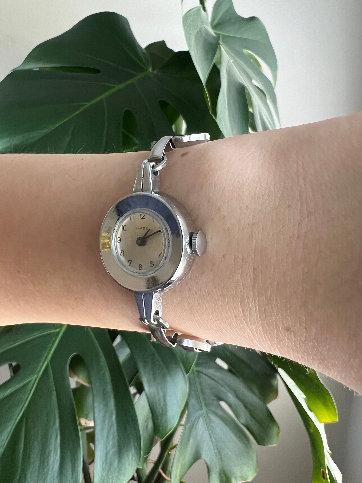 Vintage Timex Dainty Watch | Silver Round Dial | Silver Tone | Non-Working