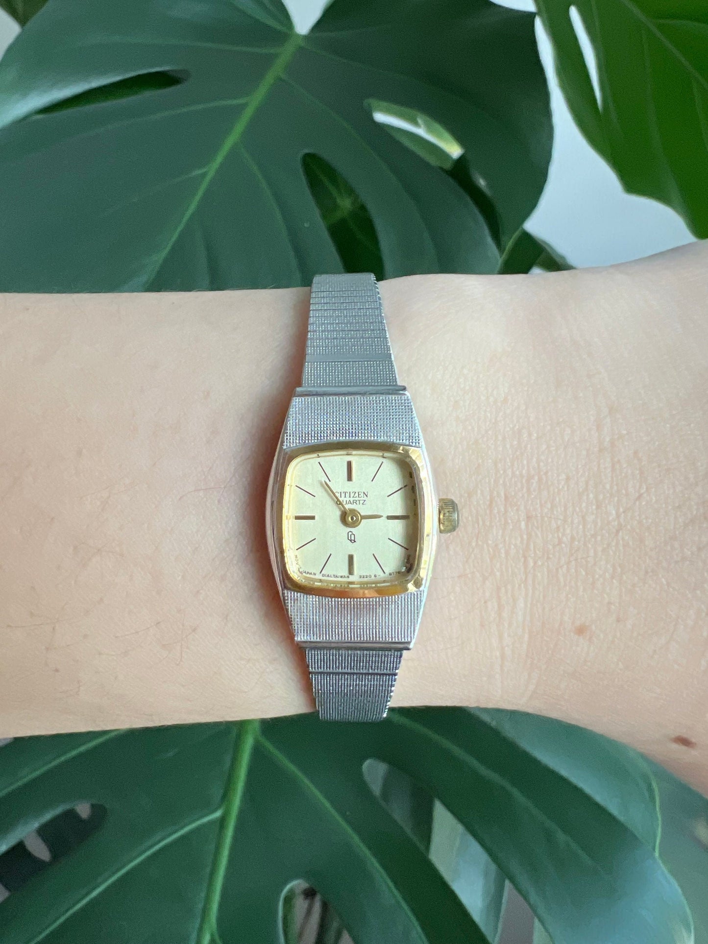 Vintage Citizen Dainty Women’s Watch | Boxy Gold Dial | Silver Tone