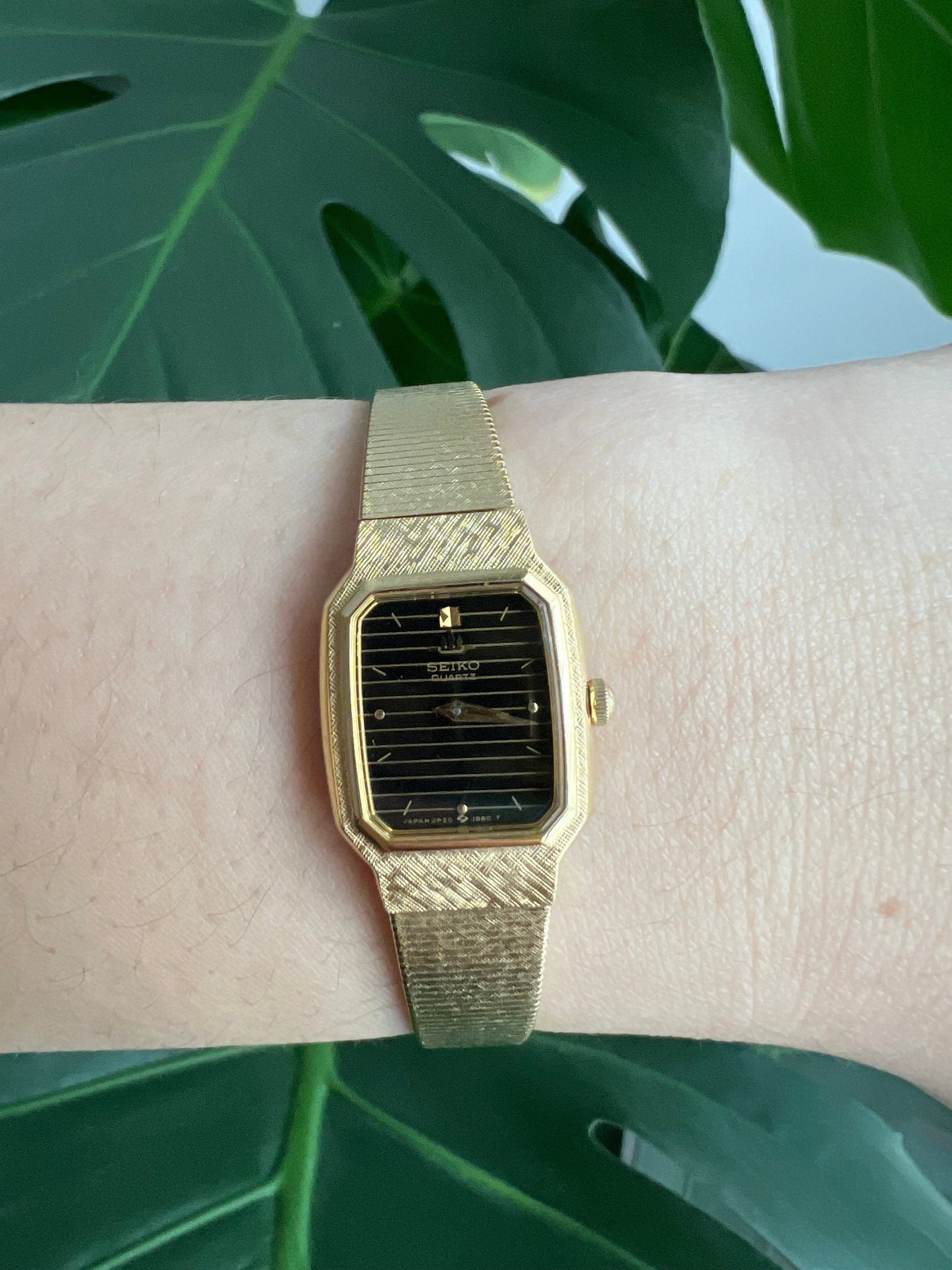 Vintage Seiko Dainty Women’s Watch | Black Striped Dial | Gold Tone