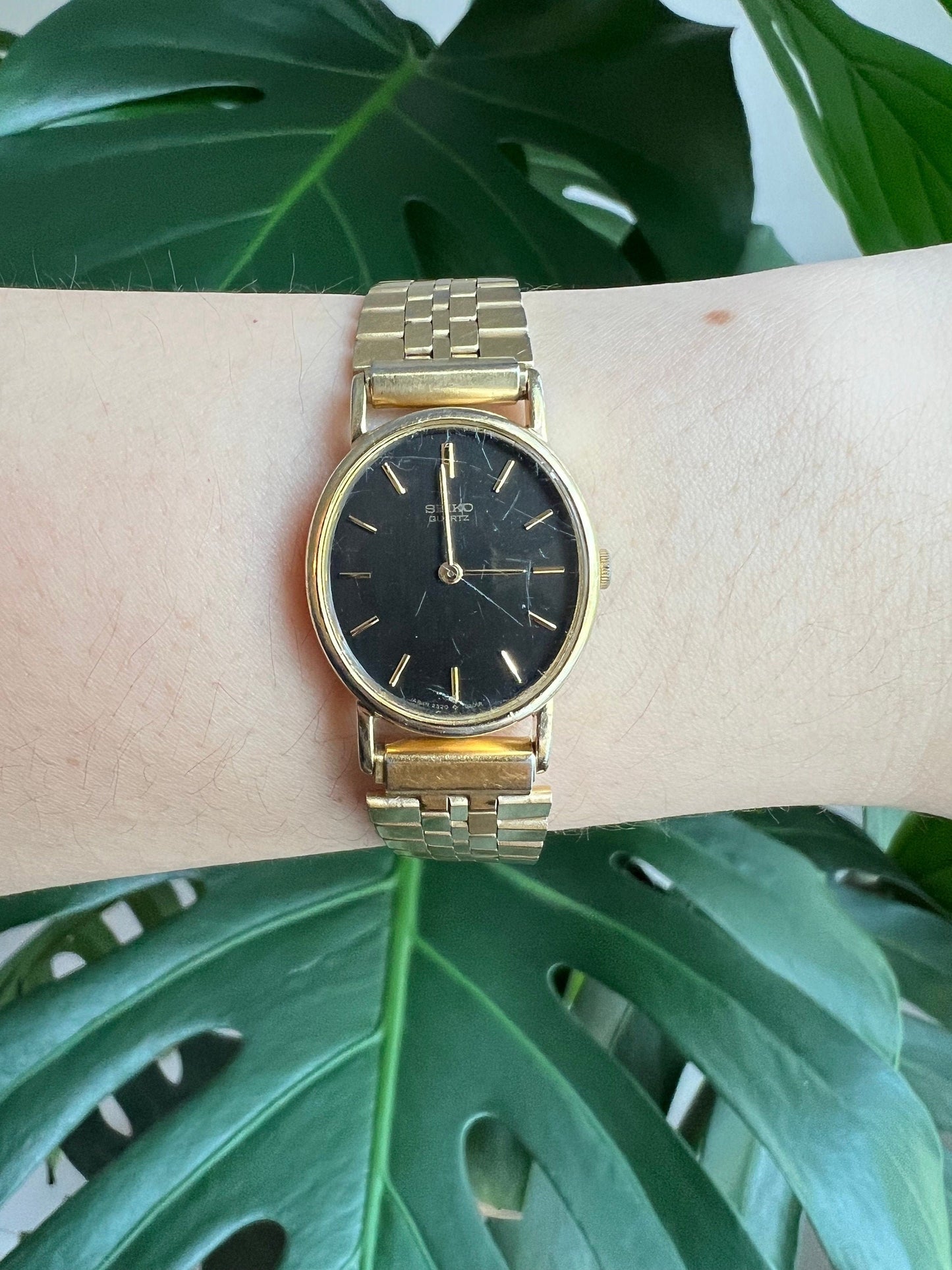 Vintage Seiko  Dainty Women’s Watch | Black Oval Dial | Gold Tone