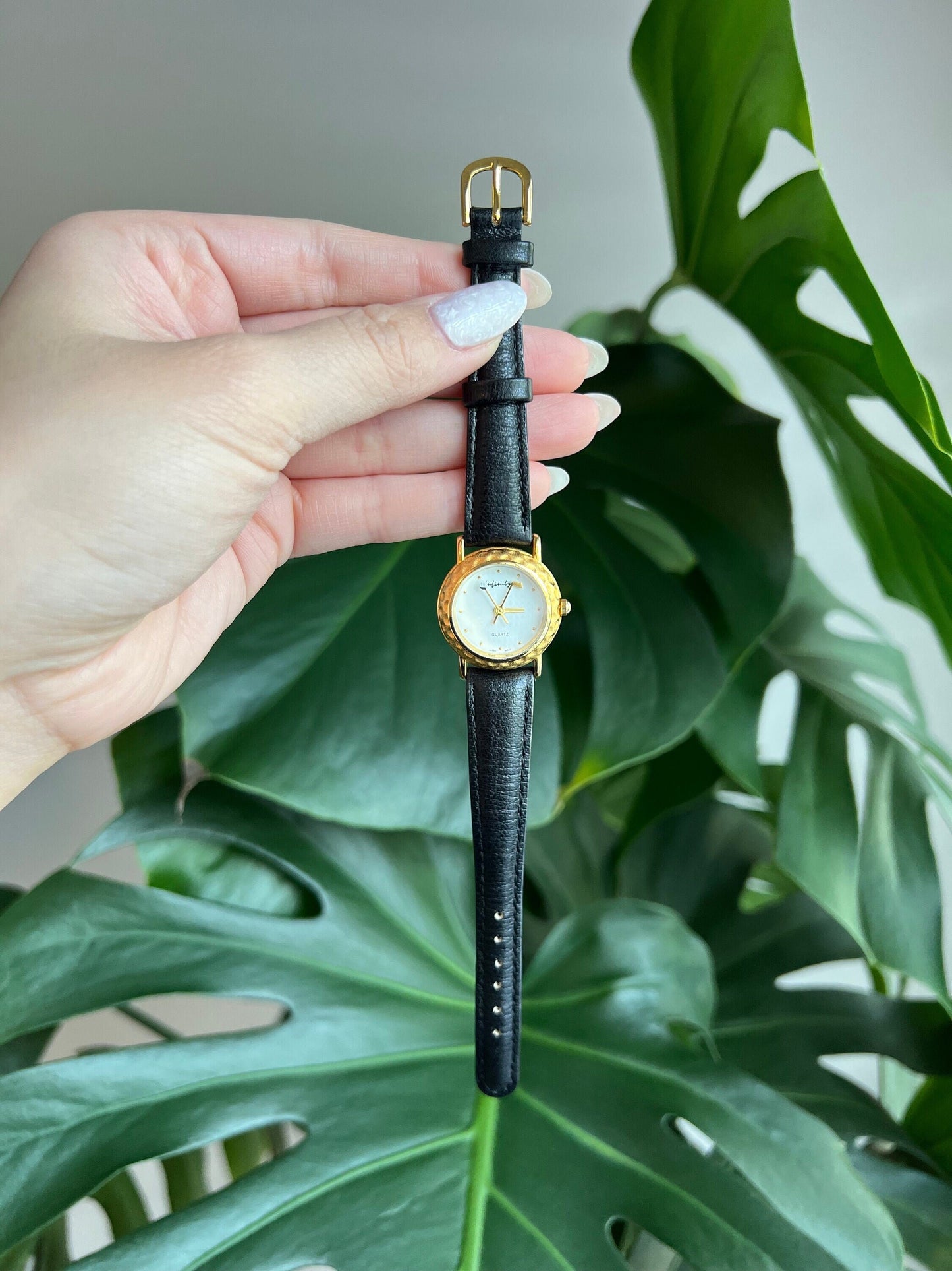 Vintage Infinity Dainty Women’s Watch | White Round Dial | Golf Details | Gold Tone | Black Leather Straps