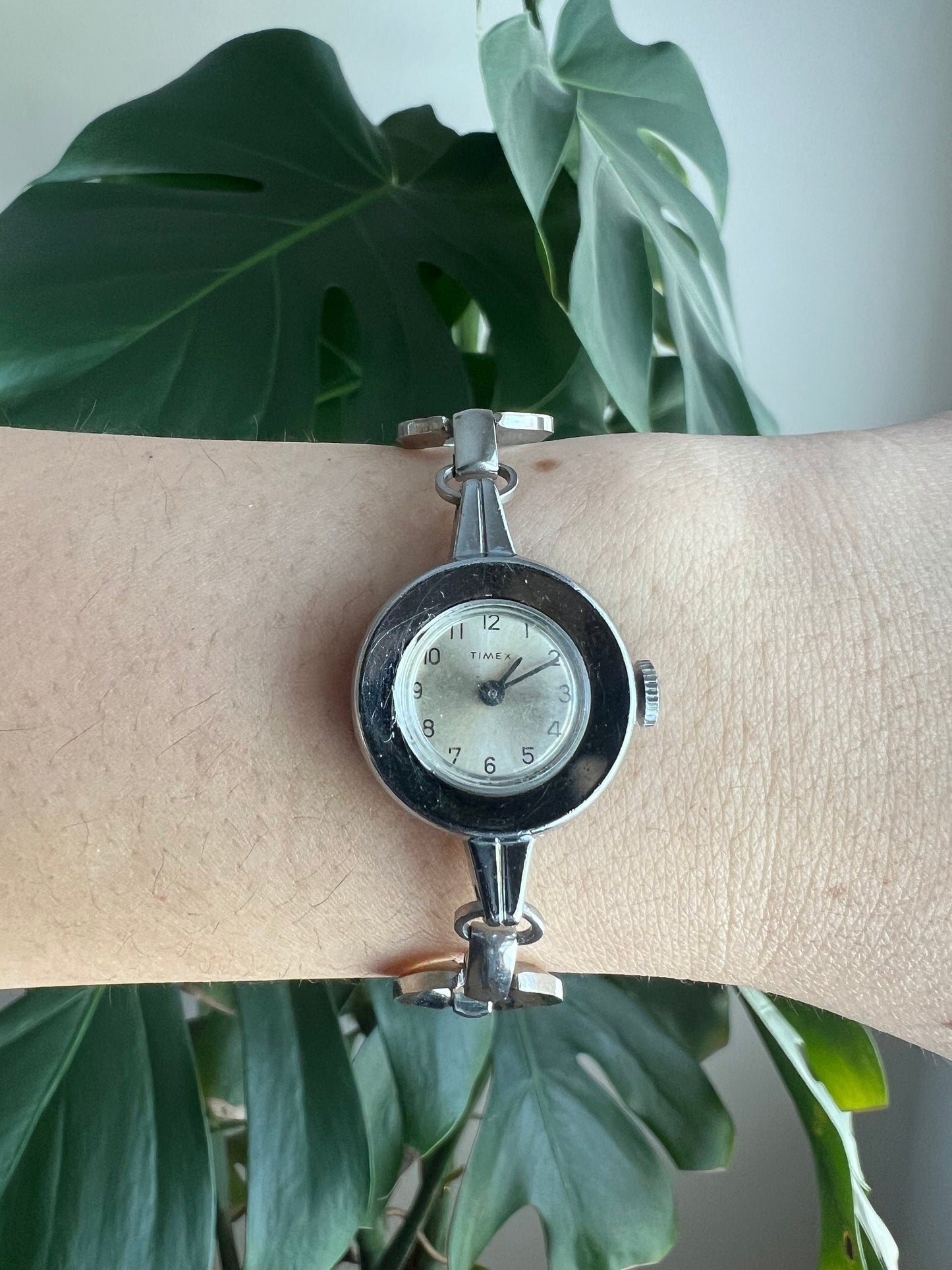 Vintage Timex Dainty Watch | Silver Round Dial | Silver Tone | Non-Working