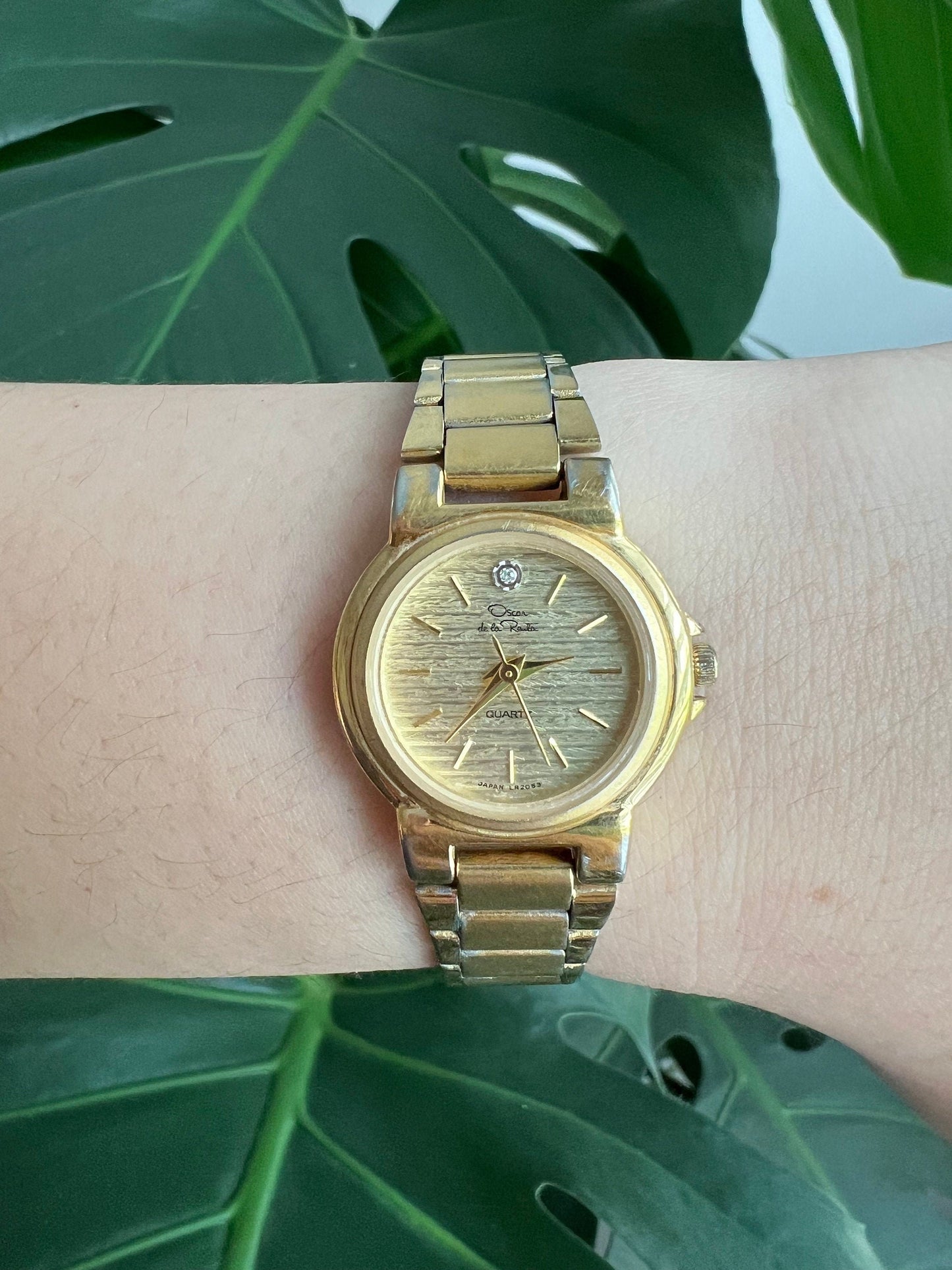 Vintage Oscar de la Renta Dainty Women’s Watch | Round Gold Textured Dial | Gold Tone