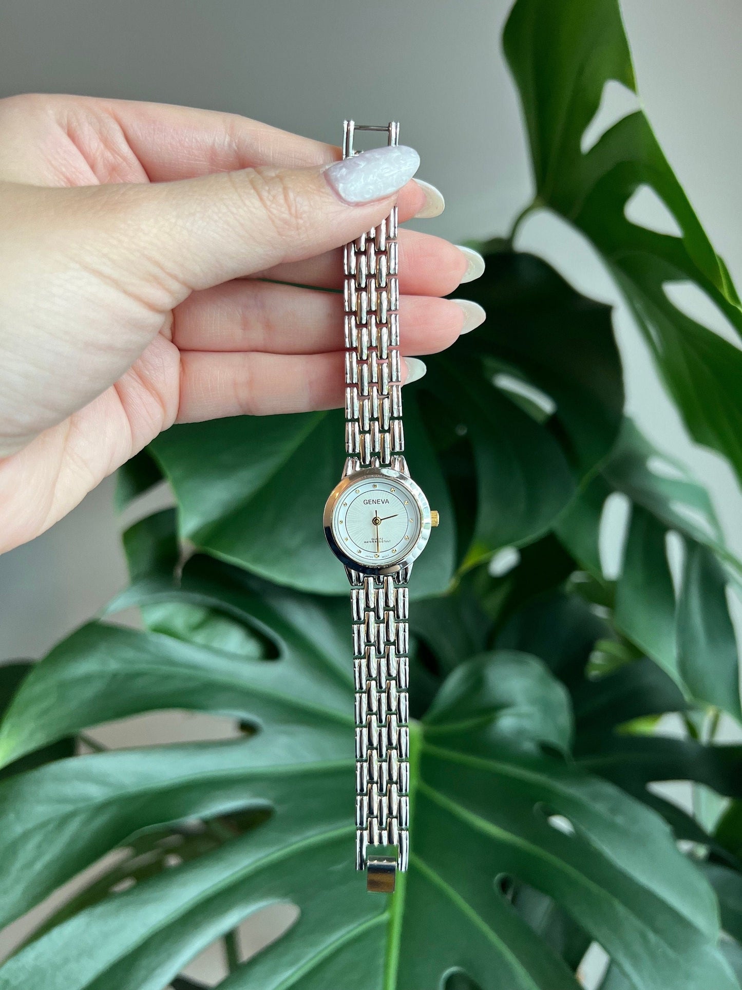 Vintage Geneva Dainty Women’s Watch | Round Dial | Silver Tone