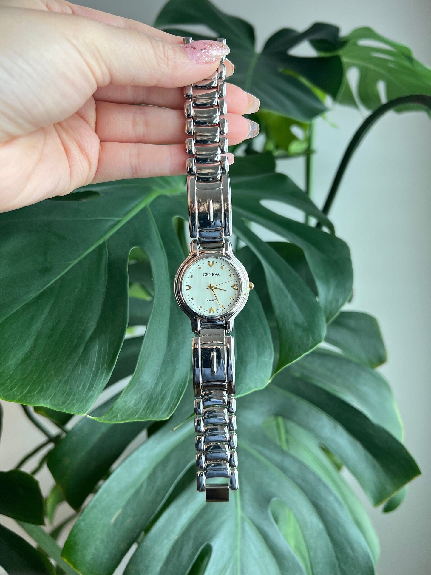 Vintage Geneva Women’s Watch | Round White Dial | Silver Tone