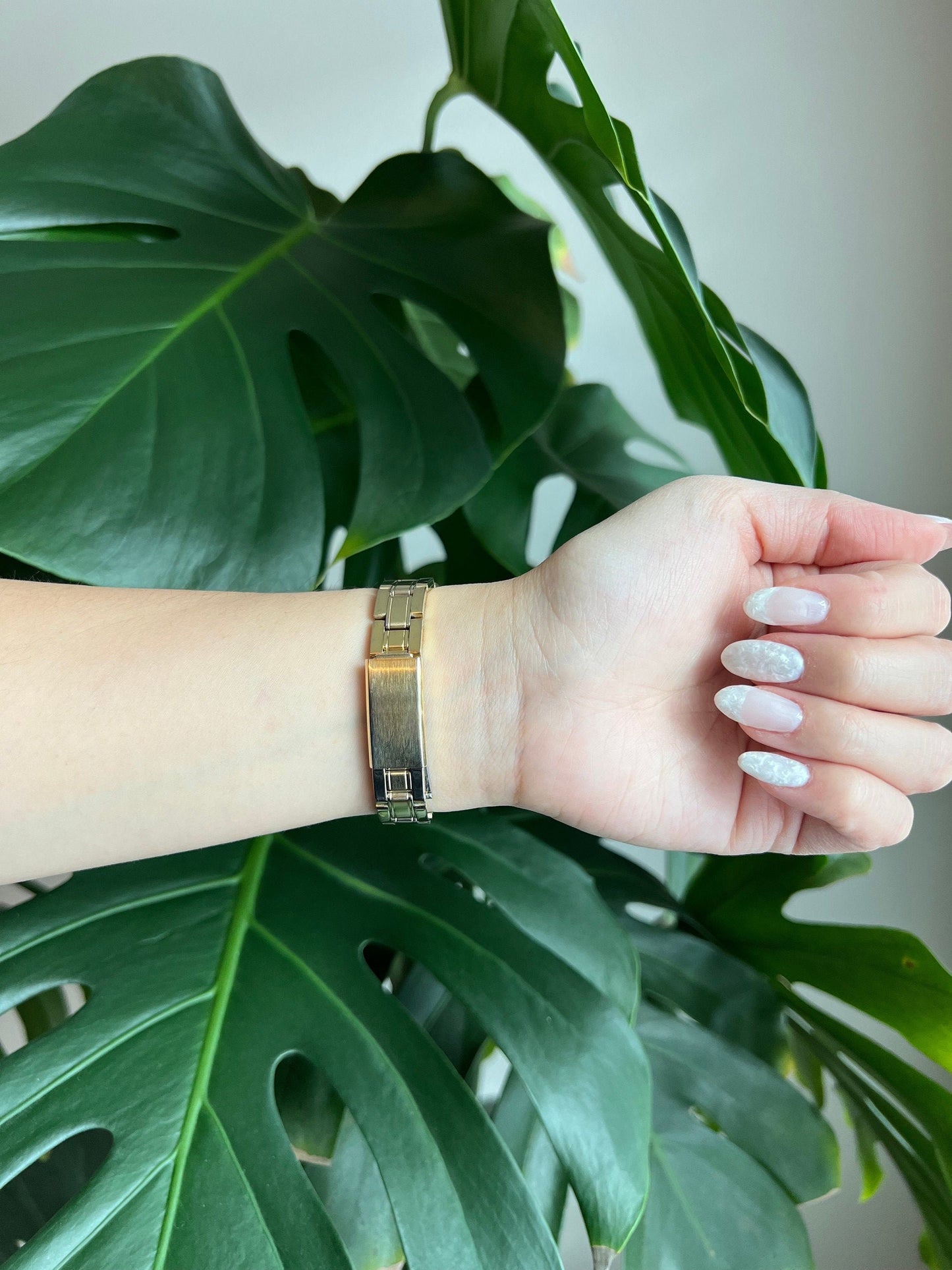 Vintage Prestige Dainty Women’s Watch | Gold Round Dial | Green Details | Gold Tone