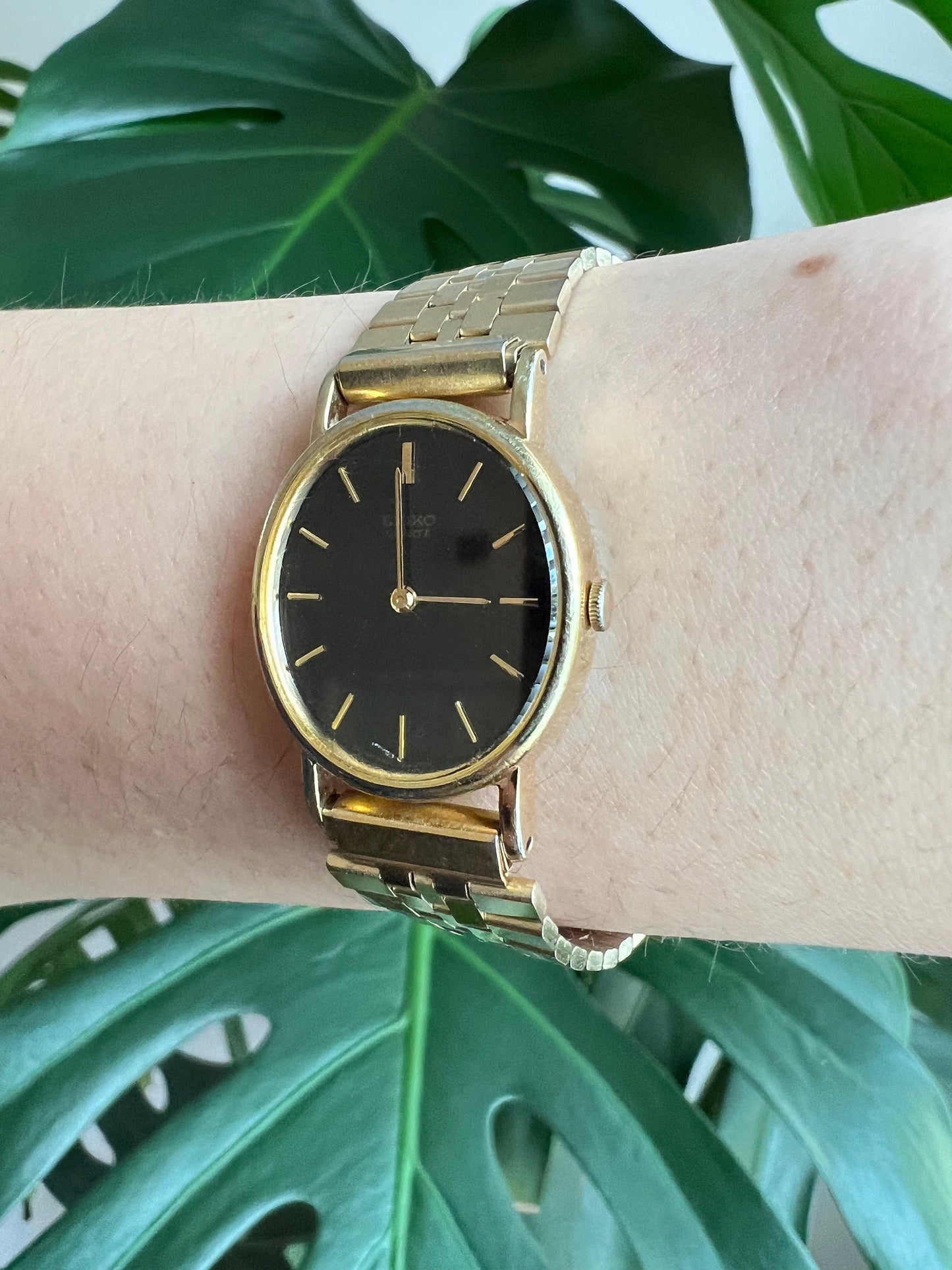 Vintage Seiko  Dainty Women’s Watch | Black Oval Dial | Gold Tone