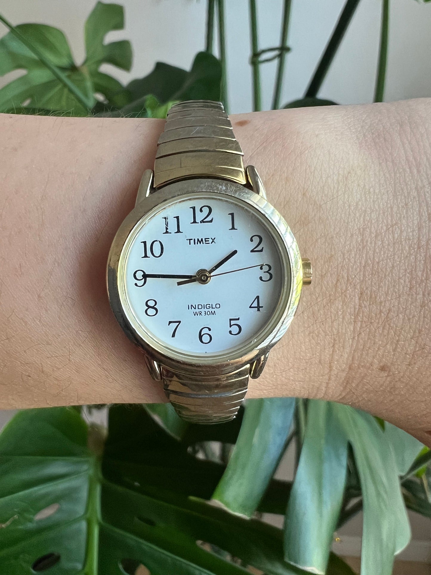 Vintage Timex Indiglo Dainty Women’s Watch | Round White Dial | Gold Tone | Stretchy Band