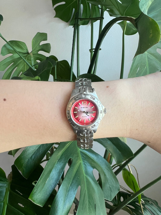 Vintage Rumours Dainty Women’s Watch | Round Red Gradient Dial | Silver Tone