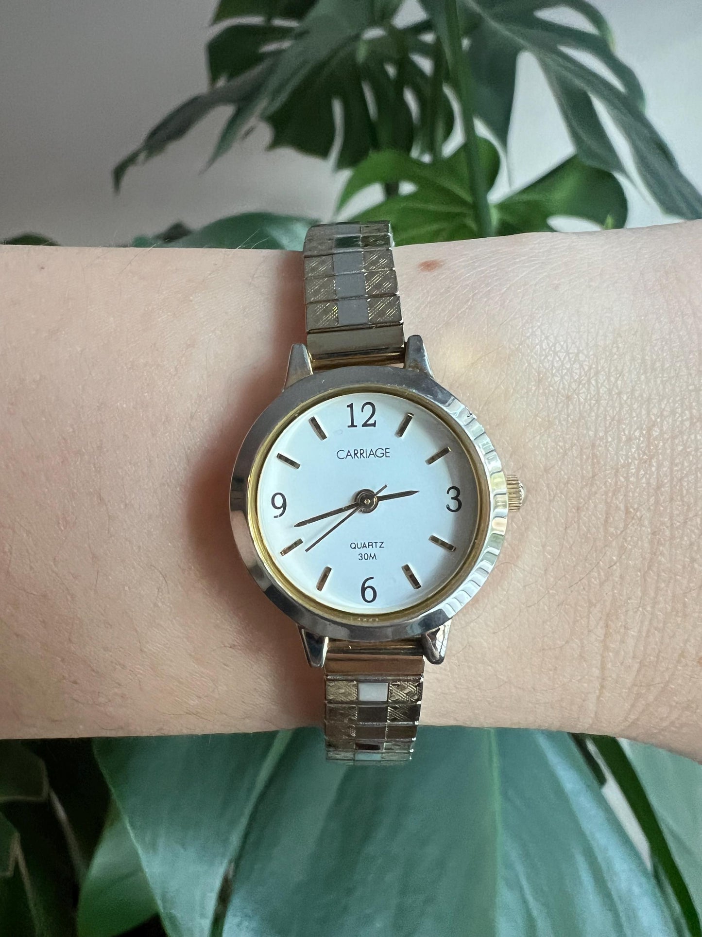 Vintage Carriage Quartz Dainty Women’s Watch | Round White Dial | Silver/Gold Tone | Stretchy Band | NON-WORKING